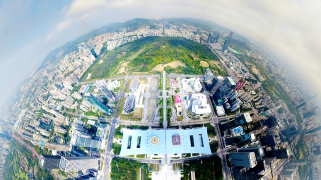 深圳抓實(shí)抓細(xì)疫情防控，產(chǎn)業(yè)發(fā)展轉(zhuǎn)危為機(jī)逆勢上揚(yáng) <img style=