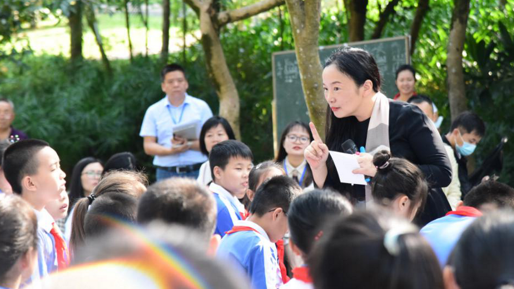 這是兒童的節(jié)日，更是對(duì)成年人的提醒