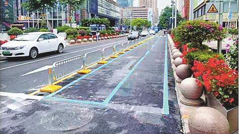 非機(jī)動(dòng)車(chē)該向誰(shuí)“要”路權(quán)？